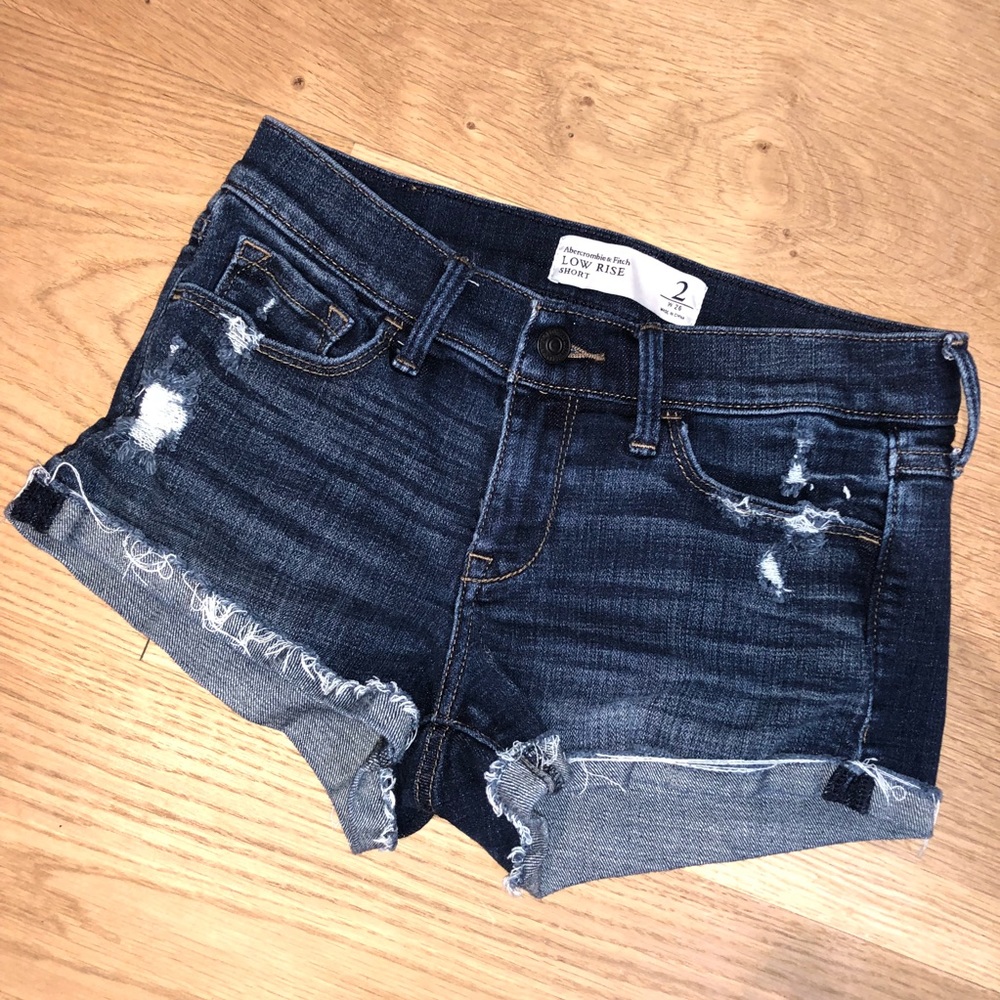 ABERCROMBIE & FITCH SHORTS